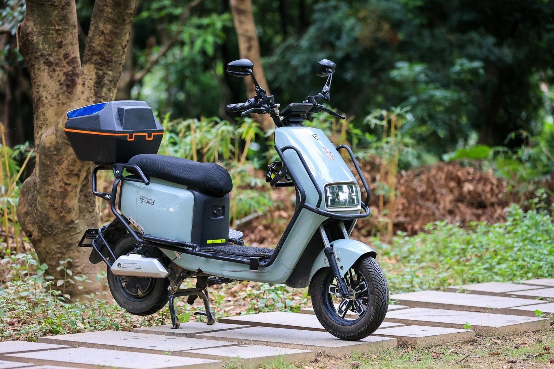 转让电动车.华雁f6新国标电动自行车  手续齐全,带60v20a铅酸电池.