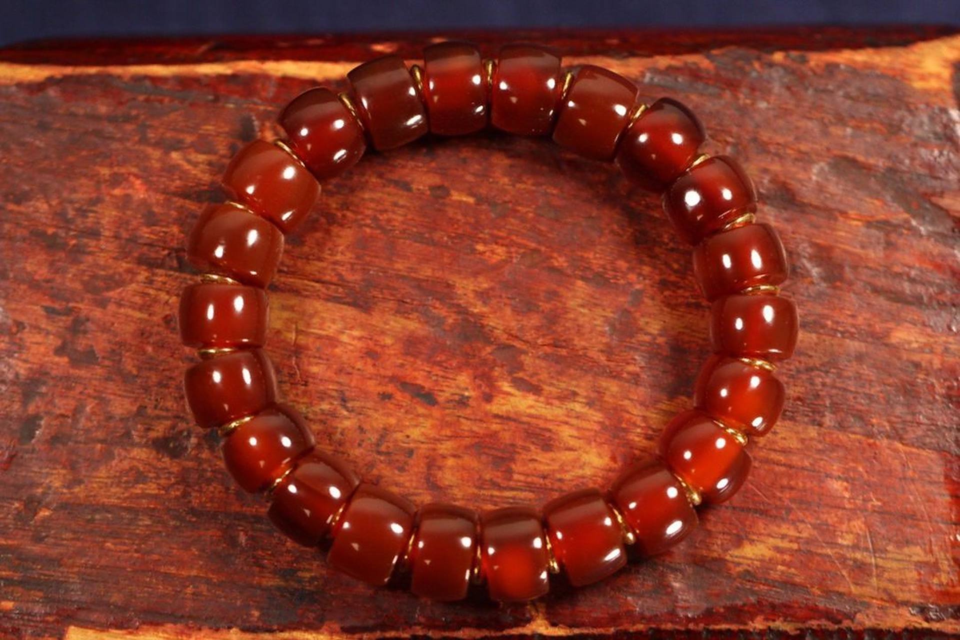 千年西周时期老玛瑙手串,酒红色,颜色红润 千年西周时期老玛瑙手串,酒
