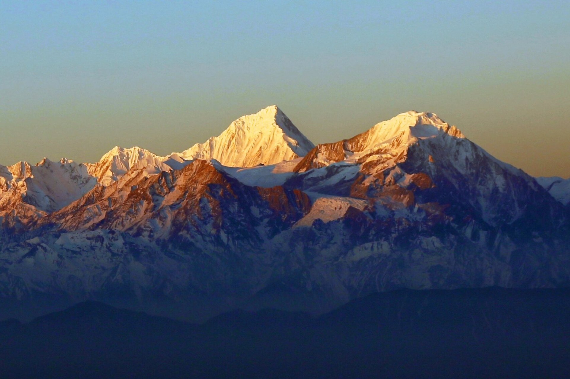 六年前就一直想去的牛背山,被封山耽搁了,2021年底刚开放就马不停蹄