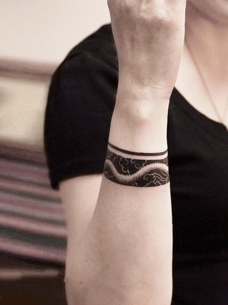 藏式小蛇·祥云【女生小臂·手腕臂环纹身】 拉萨·杭州·太原·成都