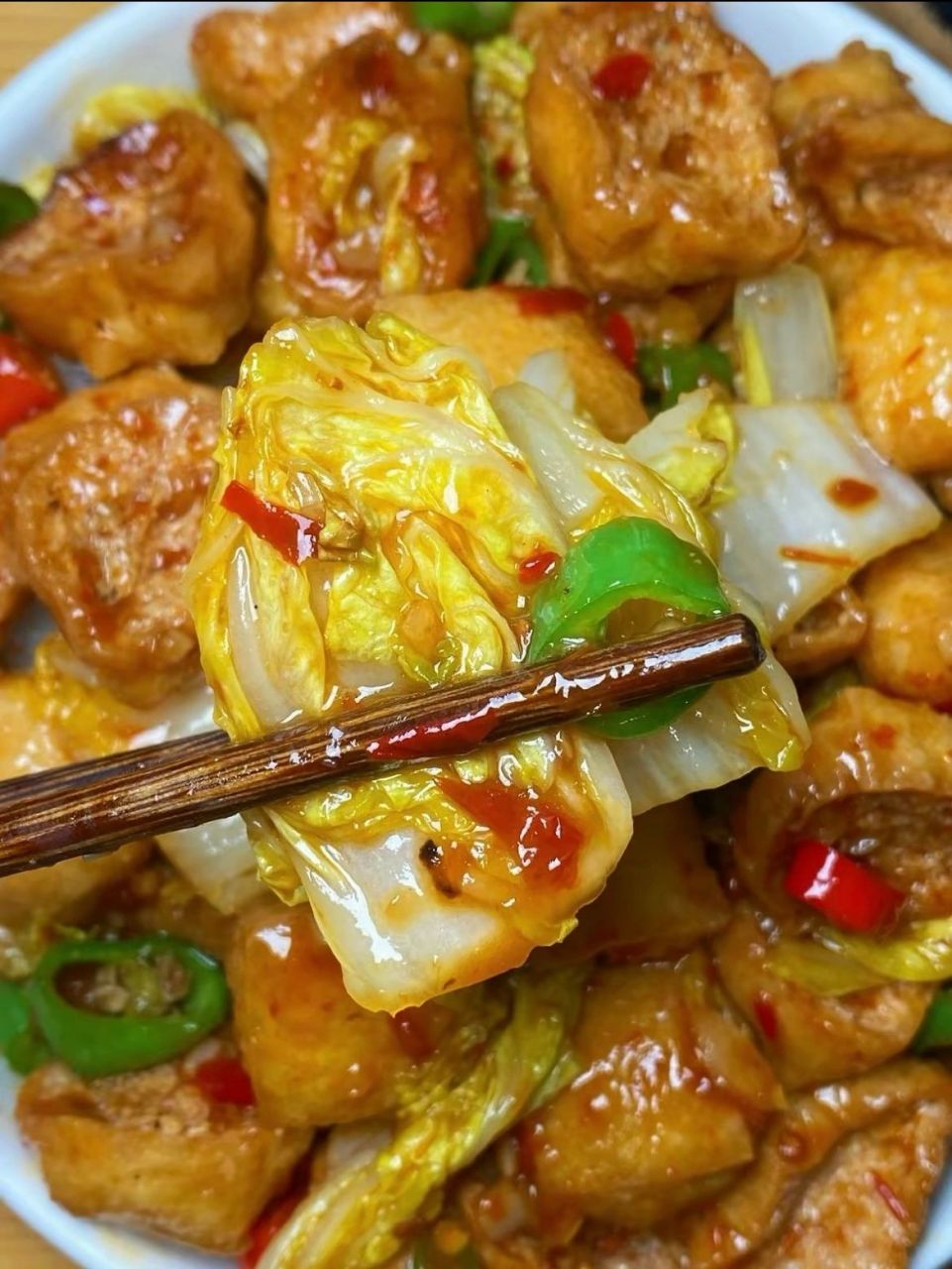 娃娃菜炒豆腐泡,简单爽口的下饭菜02    推荐给集美们这道爽口菜