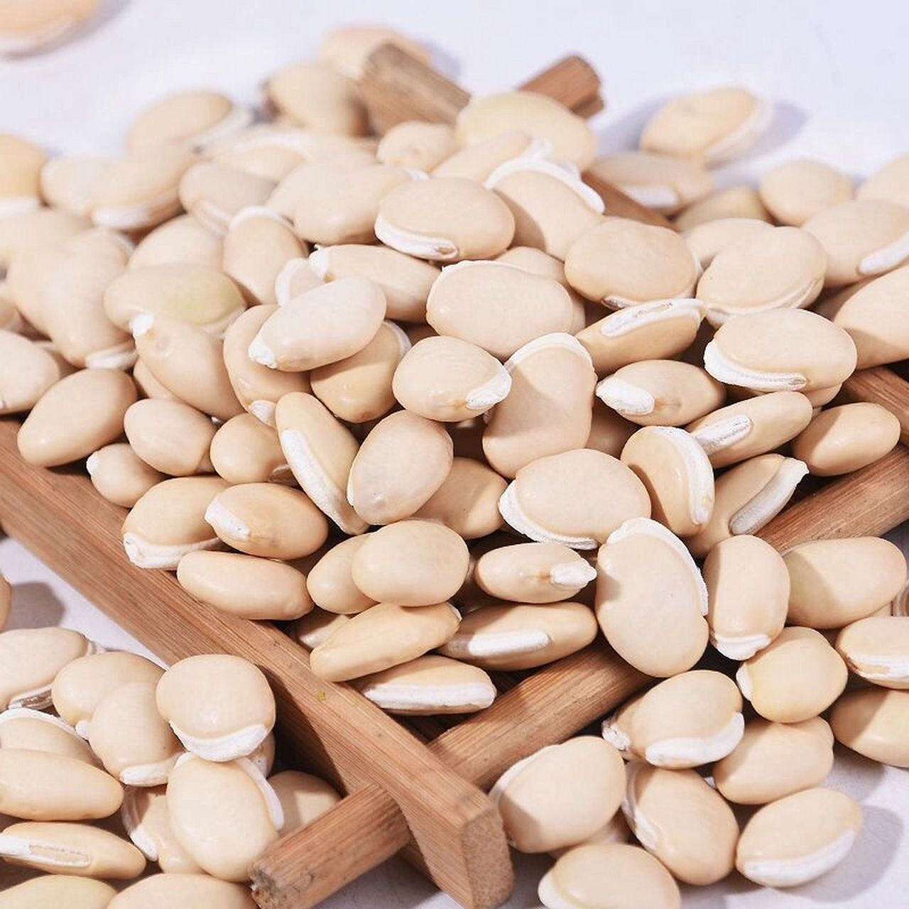 认识一味中药91白扁豆 白扁豆具有和中消暑,健脾化湿的功效.