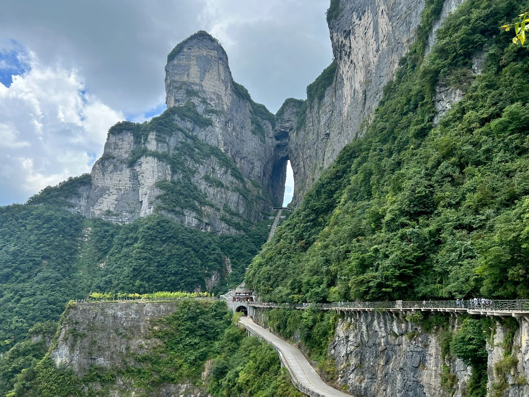 成都出发～恩施大峡谷～张家界天门山 恩施大峡谷比较可以,别的景点都