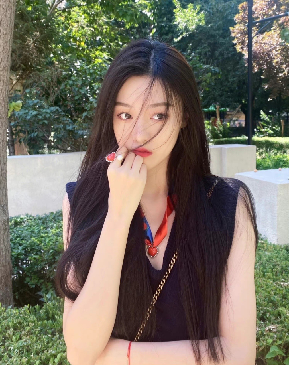 夏夏周- 出生于1997年6月10日,来自北京,双子座