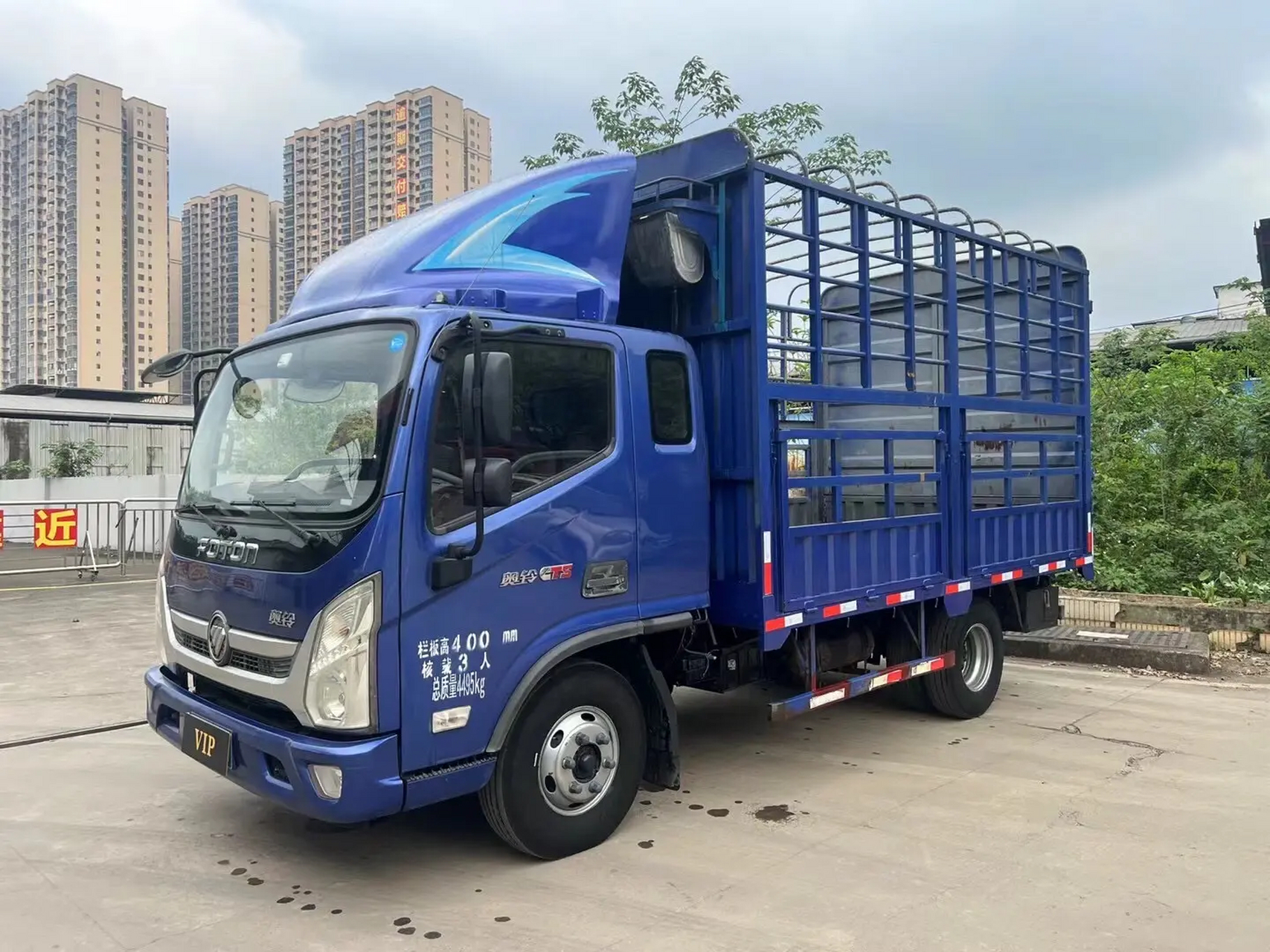 2018年奥铃cts排半3.8米高栏,康明斯3.