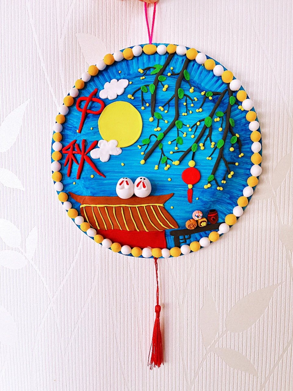 的创意手工,第一次尝试 一次性餐盘,底色上的丙烯颜料96轻粘土制作