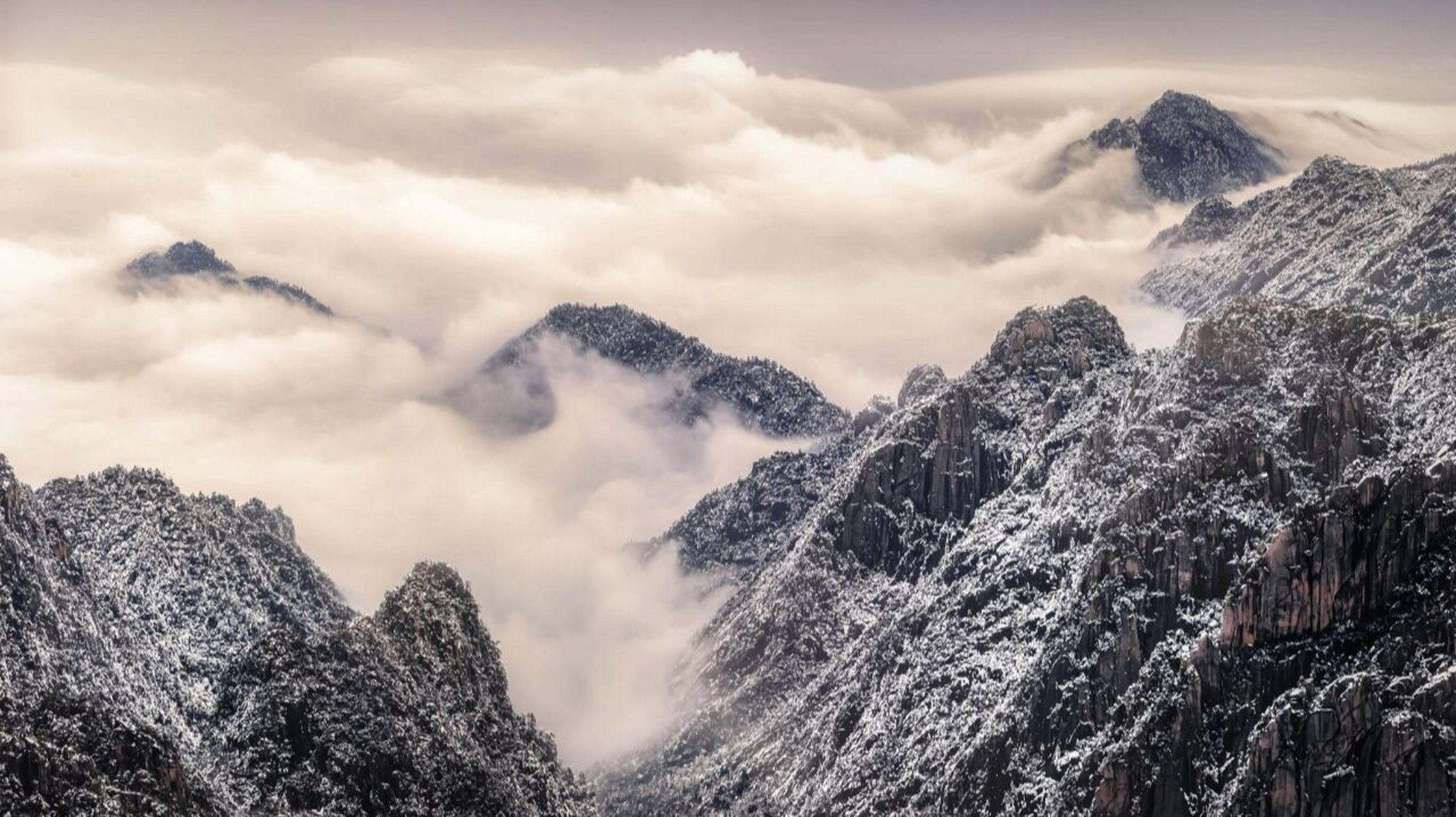 惊涛拍岸|黄山冬日云海|风光摄影 真就是「惊涛拍岸,卷起千堆雪」哈哈