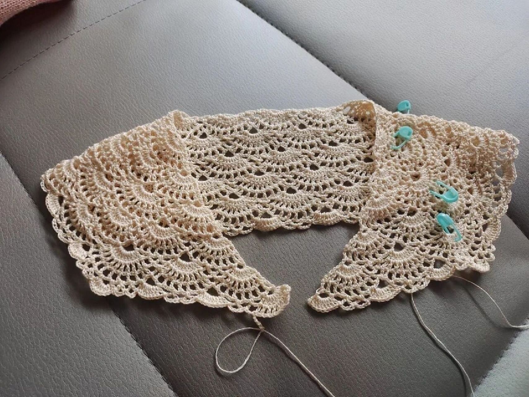 这款开衫简单大方,会拿钩针就能钩,来一件吧 没有教程,把我的钩织