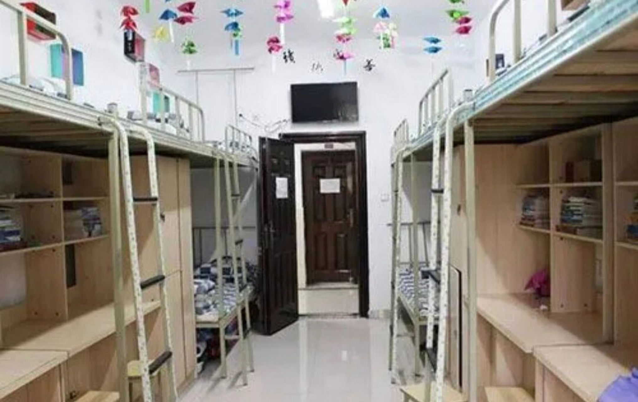 欢迎大家报考贵州工程应用技术学院! 寝室环境嘎嘎好!