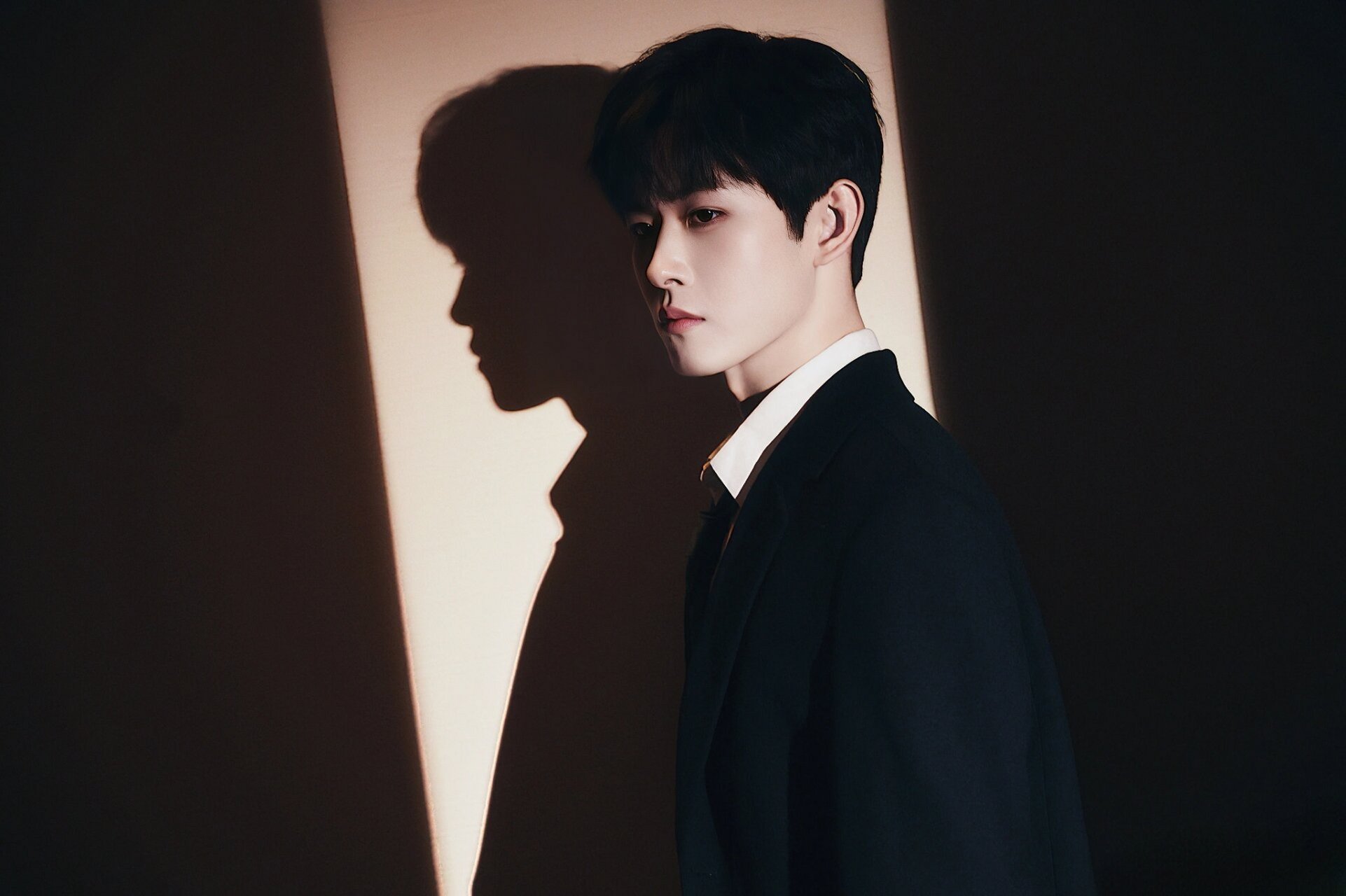 田嘉瑞壁纸|这一张张真的很男团!    	 9215二改转载请注明