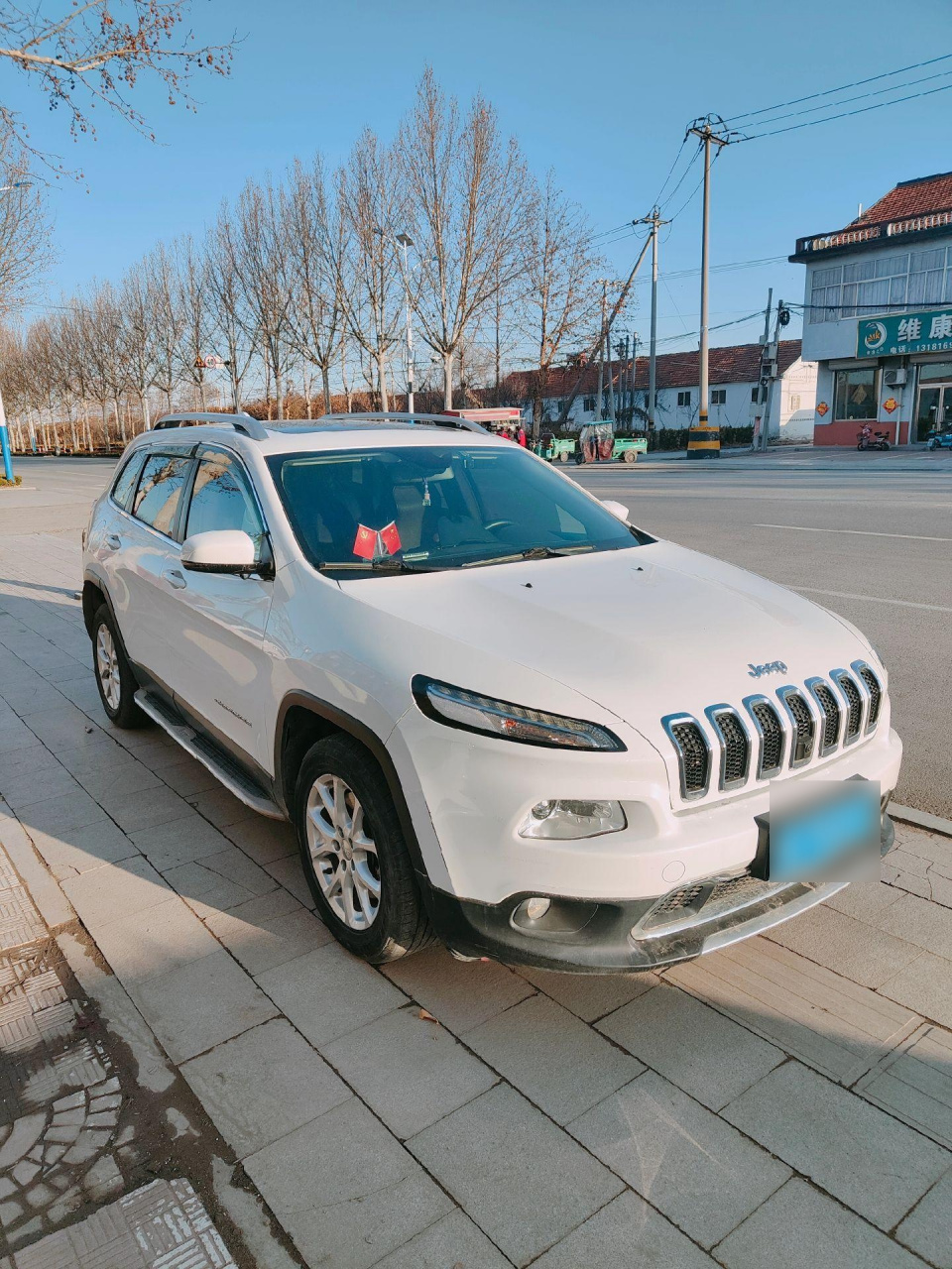 2018年2月jeep自由光 新车指导价219800 潍坊本地车  安全行驶9万公里