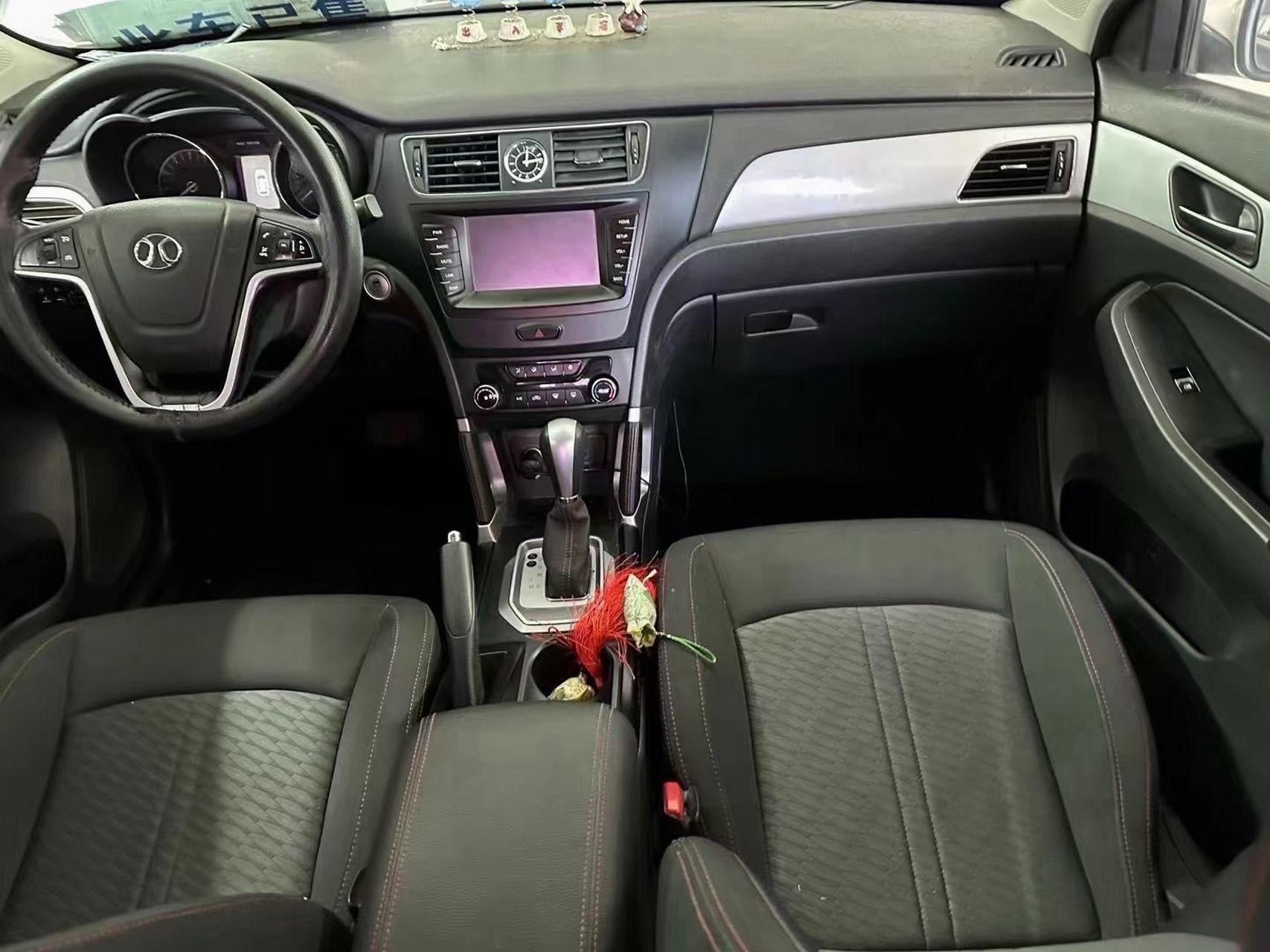 【车辆款型】北汽绅宝x55 【上牌日期】2016年3月 【排 02  02