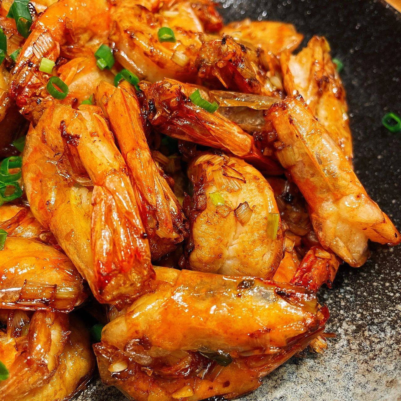 菜 油爆大头虾 苦瓜炒蛋 茄子炒毛豆 芥末拌黑木耳 	 更新:油爆虾做法