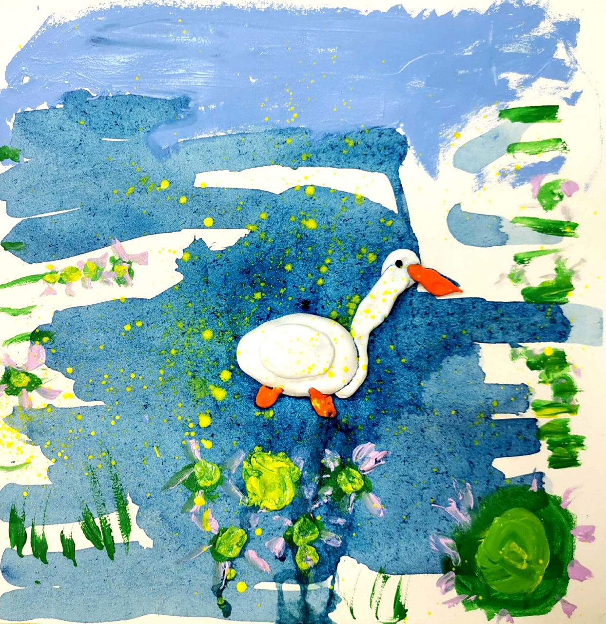儿童画《大白鹅》3-4岁小朋友作品 ①水彩颜料晕染湖面 ②粘土捻作
