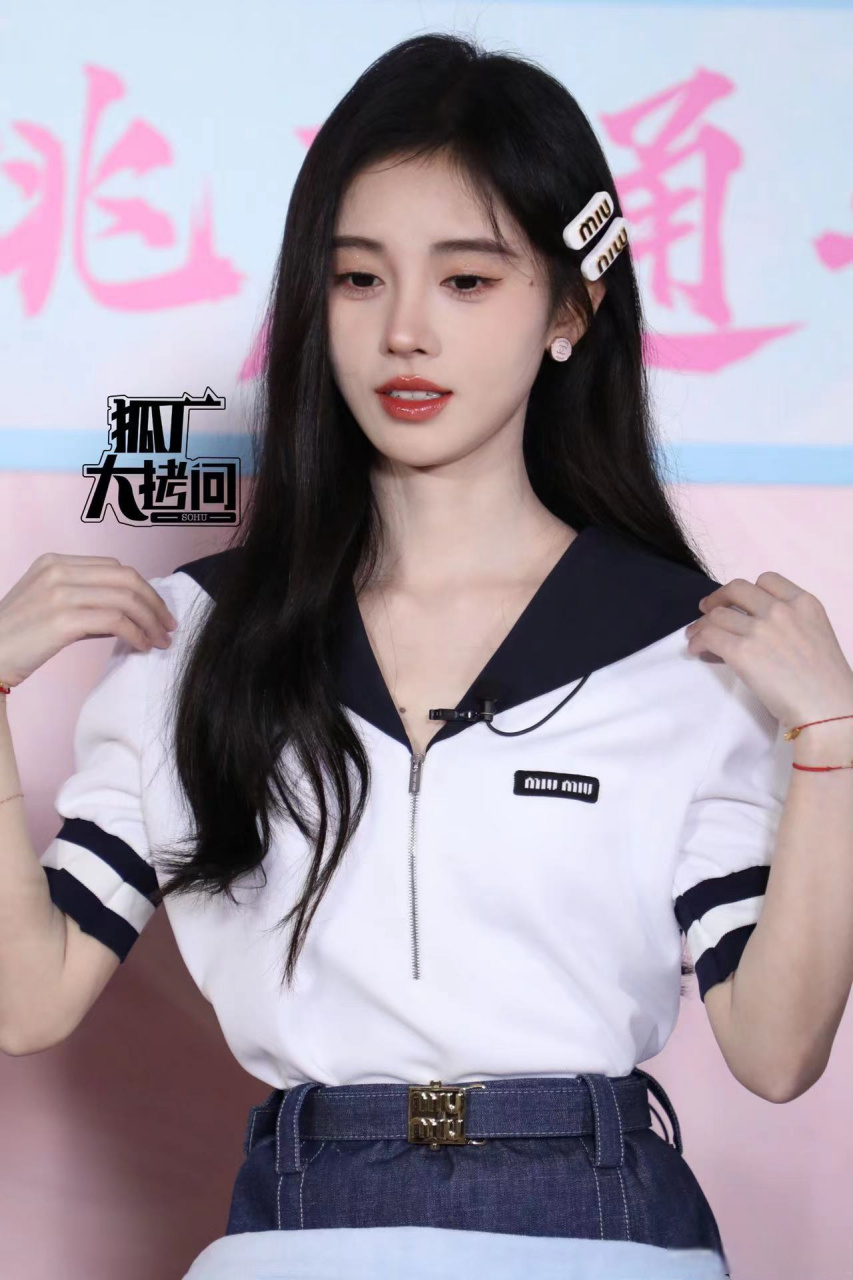 鞠婧祎郭俊辰跳恋爱告急# 来看看今天花戎直播扫楼,真的有被美到,鞠