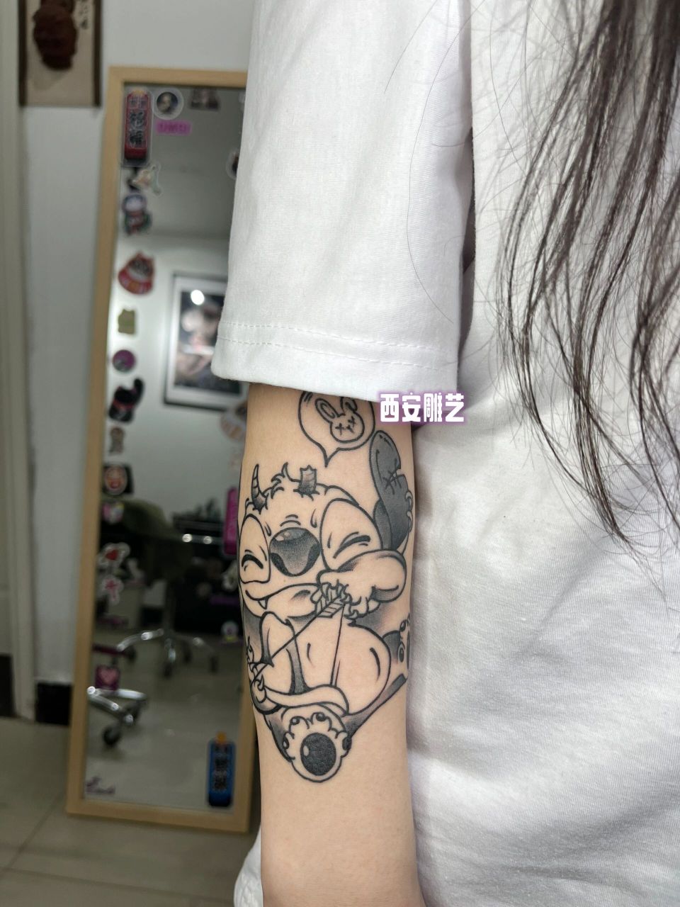 西安纹身 史迪仔纹身 女生纹身 暗黑纹身 小姐姐自带图,做的史迪仔