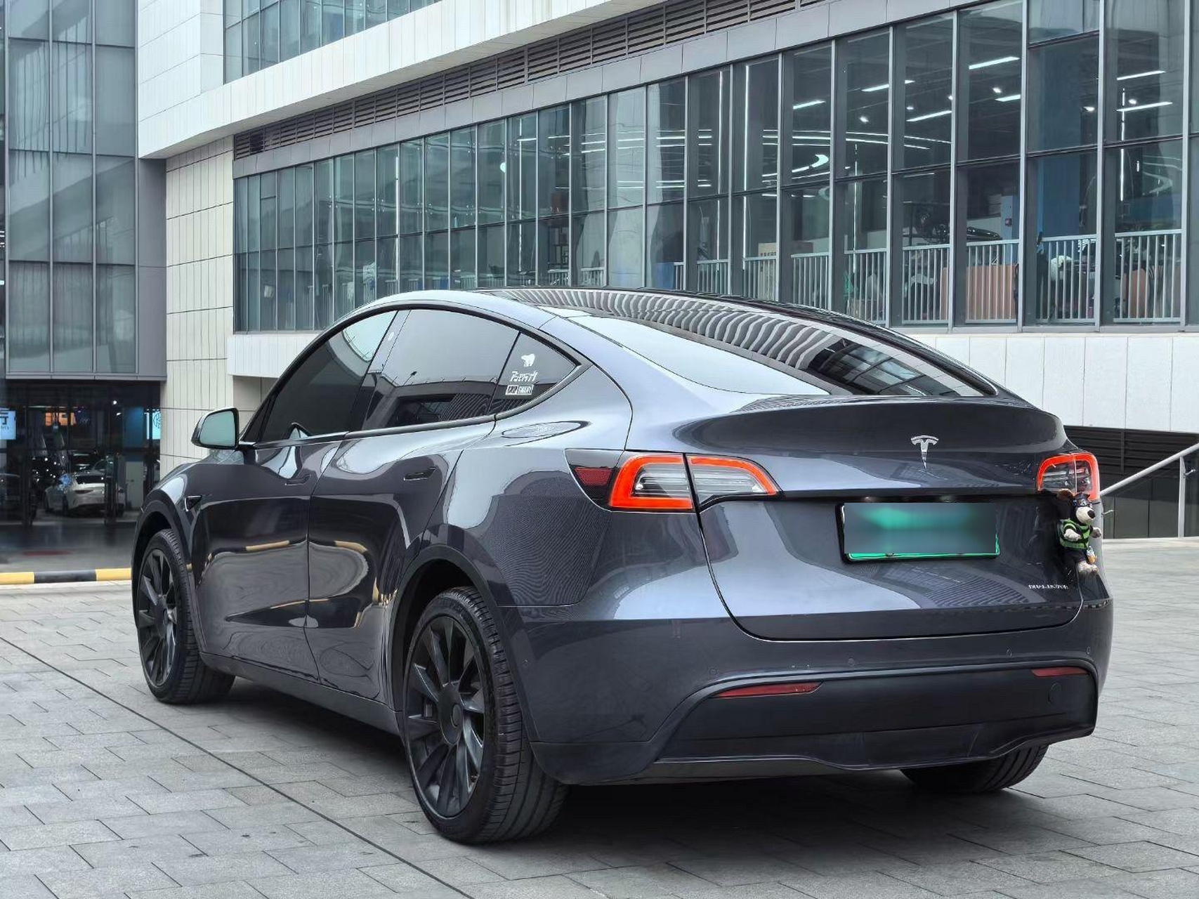 最新到店 特斯拉model y 双电机长续航  21年8月上牌 9万公里 全车