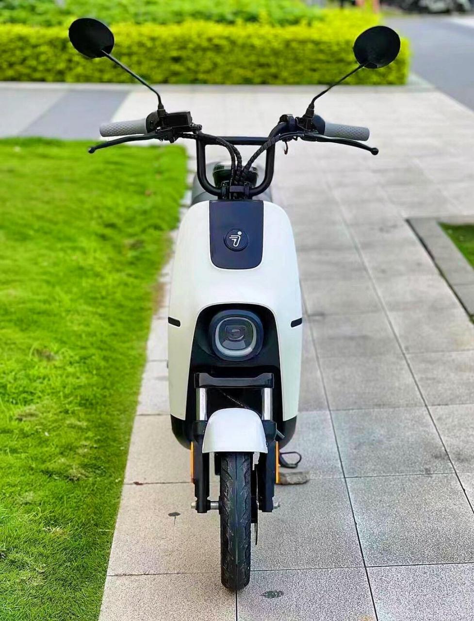 九号b40新国标电动车(可上牌)免驾驶证可上路,搭配48v13a原厂锂电池