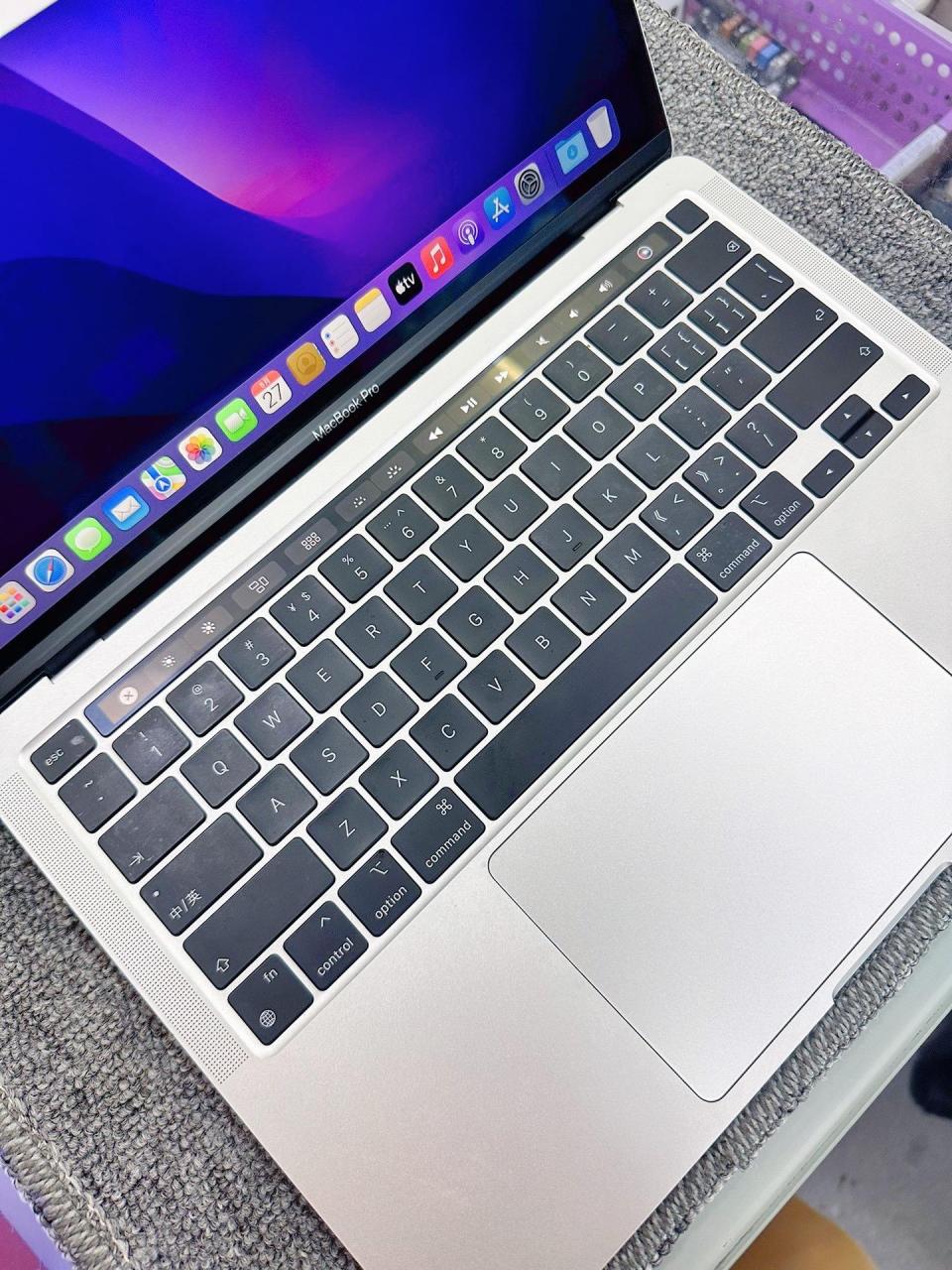 2020款macbookpro13寸m1.