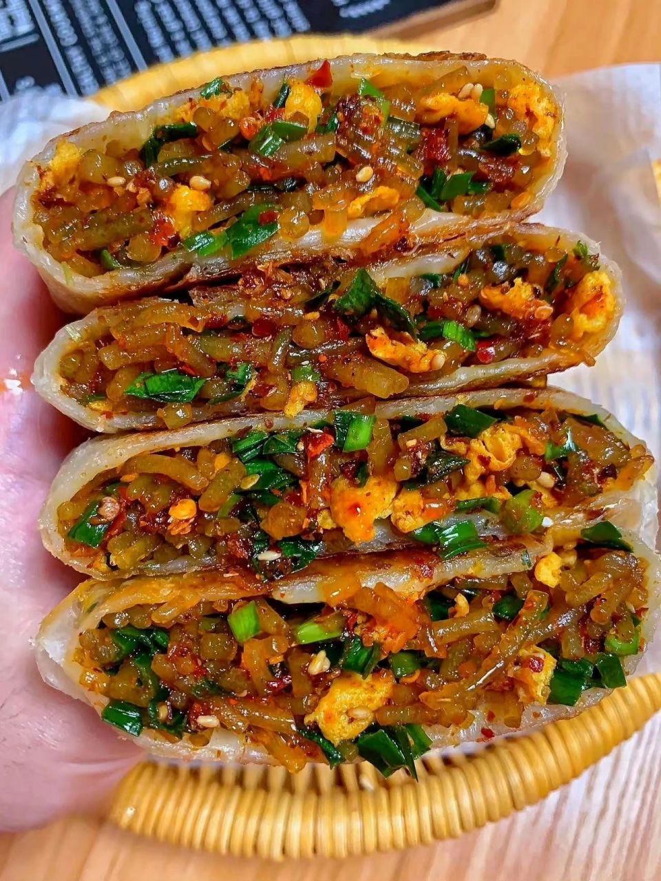 韭菜鸡蛋粉丝饼!早餐来一块,太满足了!