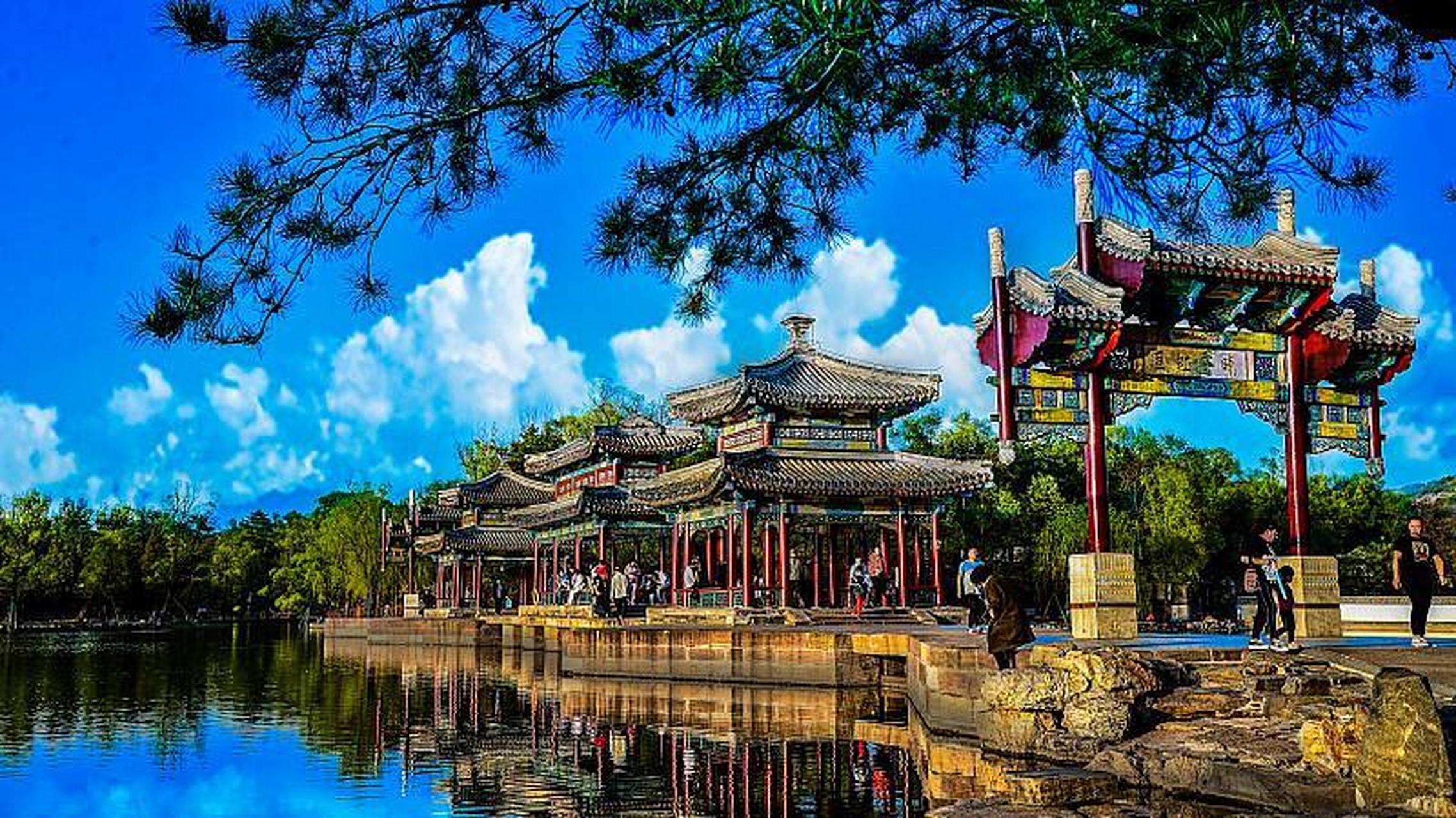 避暑山庄及周围寺庙          承德避暑山庄