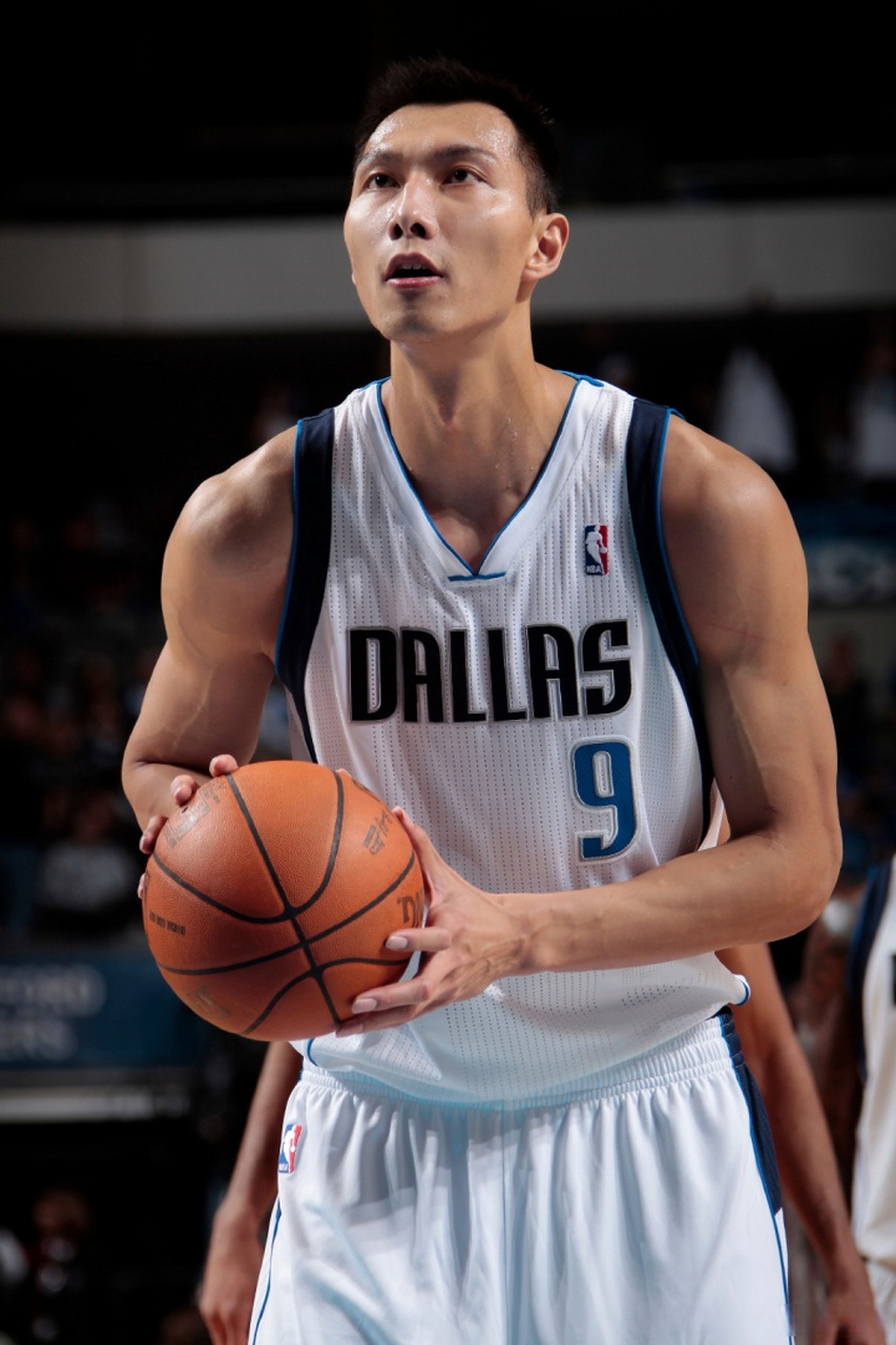 易建联退役# 北京时间8月29日晚,中国男篮球员易建联 通过个人社交