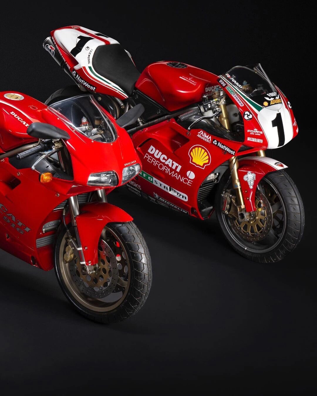 杜卡迪916 | 致敬风华绝代 近日在米兰eicma展会上,杜卡迪发布全新