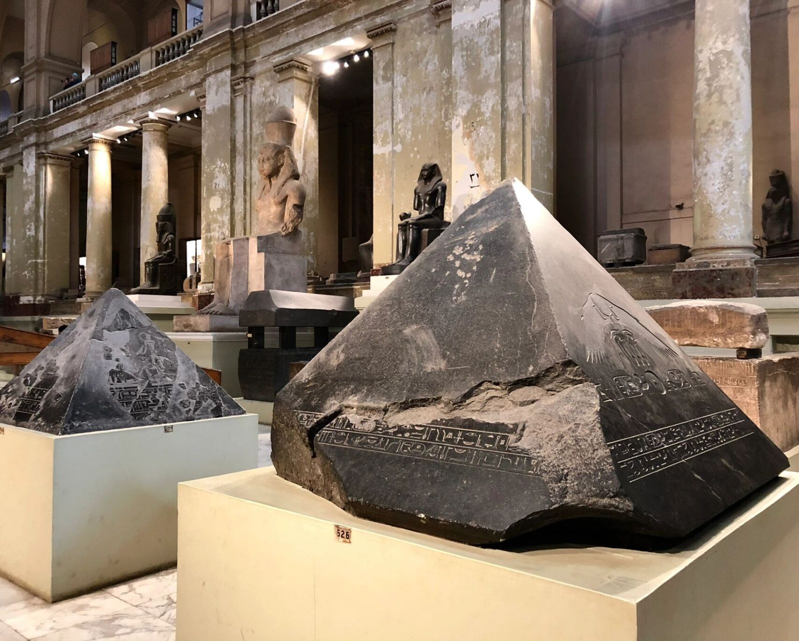 金字塔压顶石 埃及古物博物馆 逛埃及博物馆的时候看到压顶石就开始
