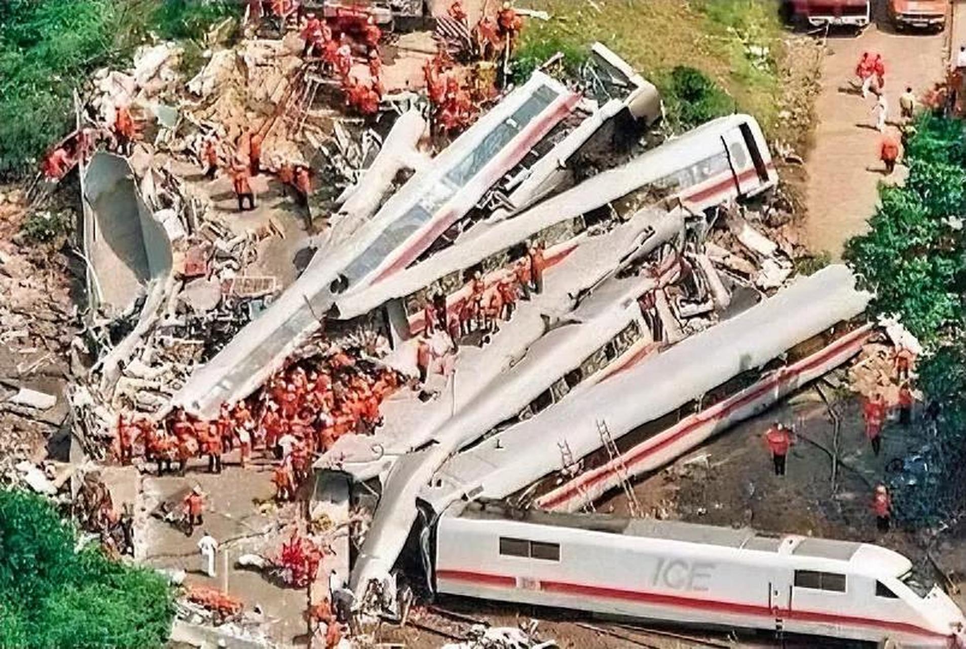 蒸汽火车事故图片