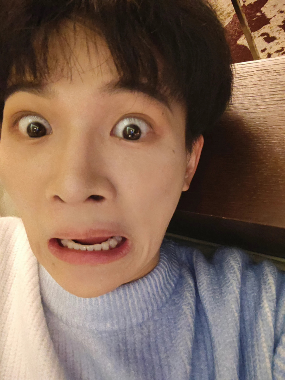 又不好好用脸啦哈哈哈 #周深# #搞笑男# #卡布叻_周深# #周深自拍