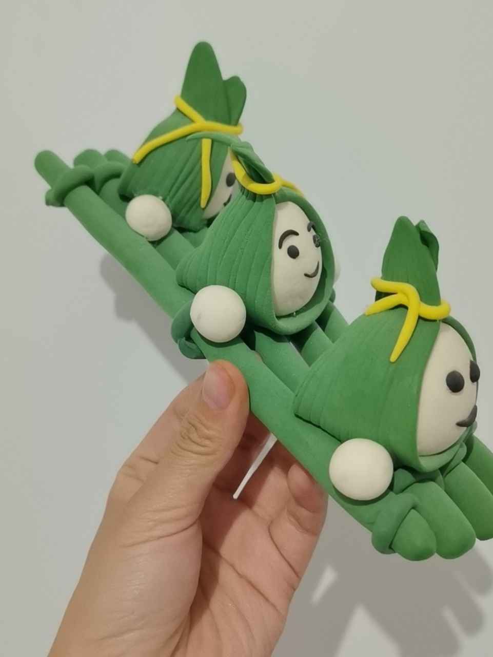 粘土手作～小粽子赛龙舟 大家端午安康 家人安康喜乐是首位 其它的都