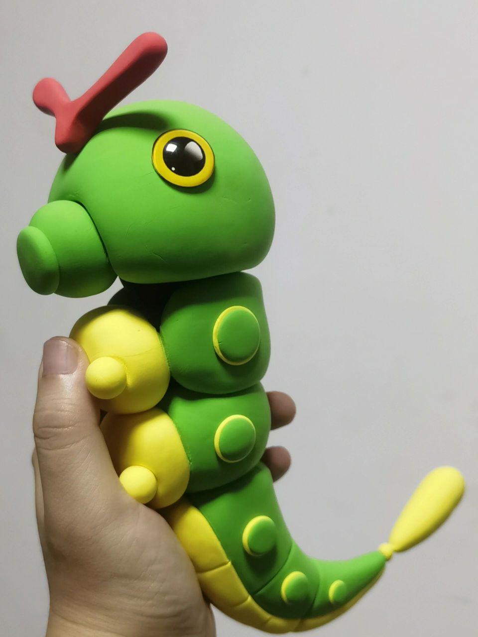 超大绿毛虫粘土教程来啦 最初级的神奇宝贝——绿毛虫最弱宝可梦,但是