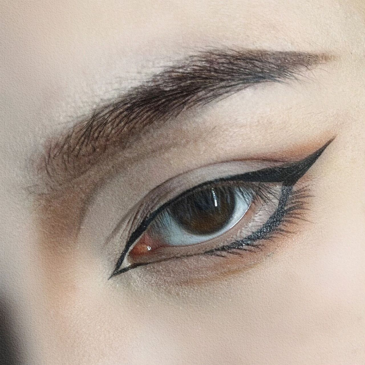 最近眼睛不舒服所以没带美瞳 古风男性角色的眼妆果然还是要拉长眼型