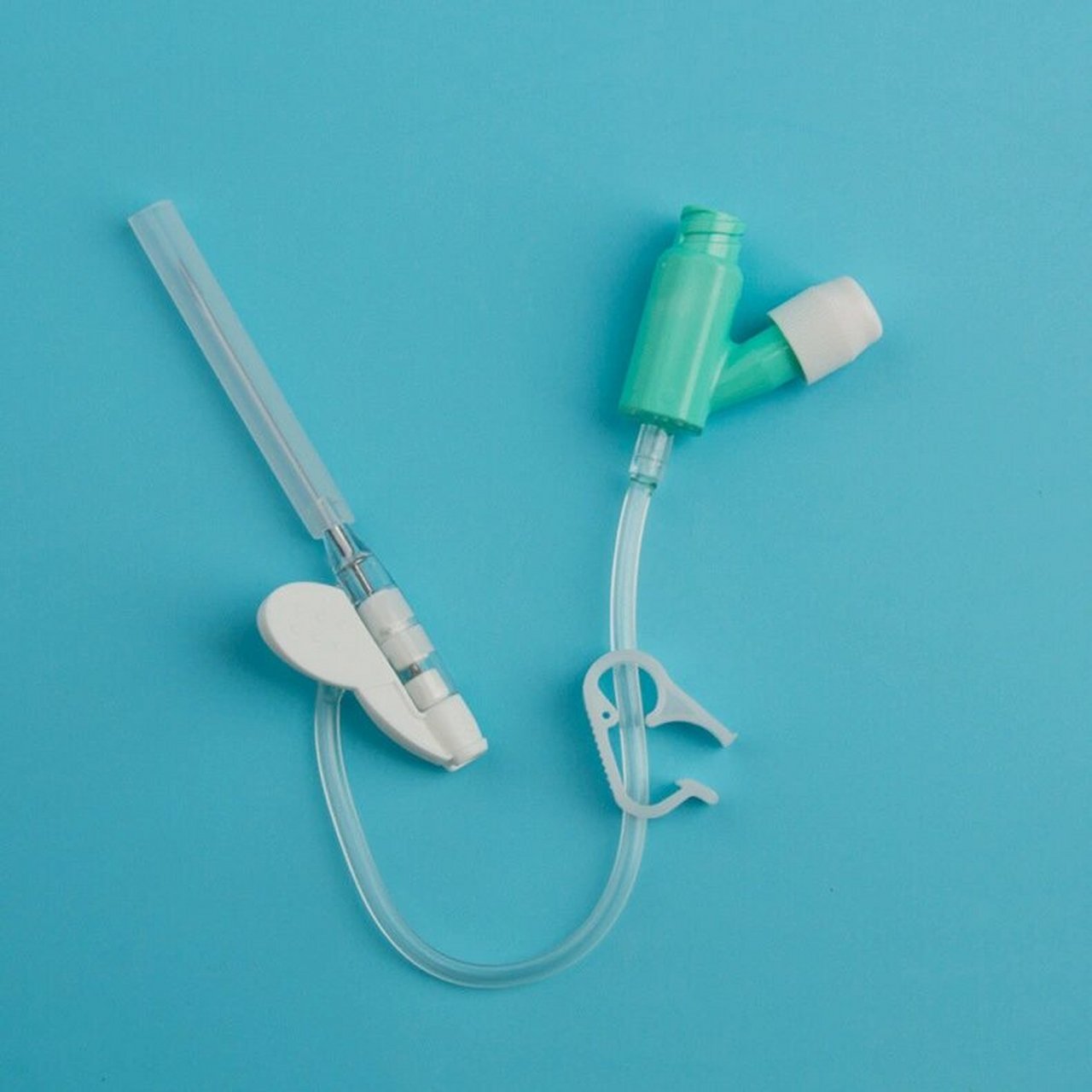 小姐姐可以帮忙解答一下,留置针拔针的时候,还需要注射封管液再拔掉吗