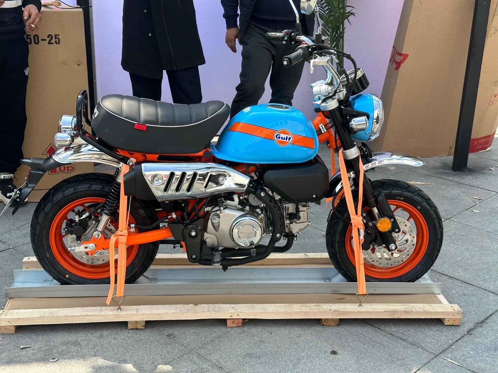 重庆望江小铃童150猴子摩托车,平带传动,又问又静音.