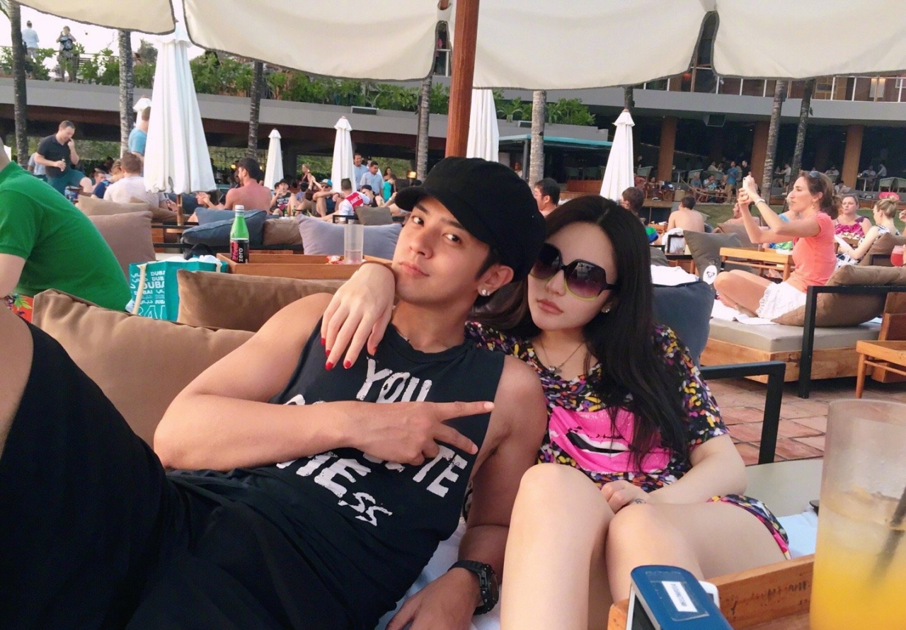 娱乐最前沿#@罗志祥 在5月20日发《男孩,女孩》超长文章,回忆与@周扬