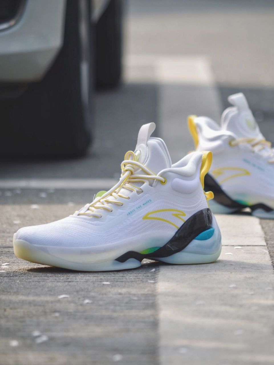 长镜头,国产优秀实战鞋安踏kt7 春天的气息铺满整条路,我赶忙拿出了一