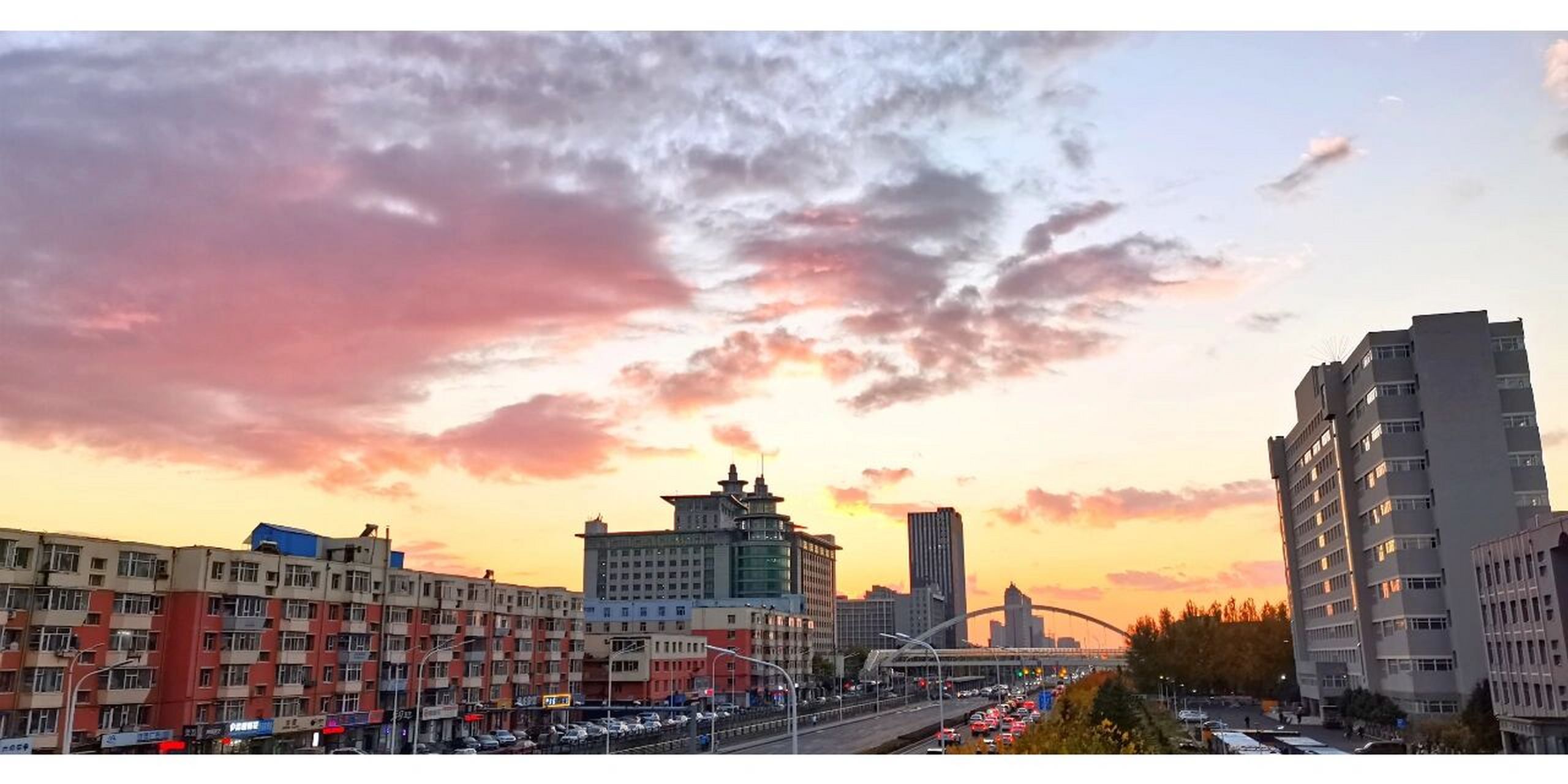 长春大学天桥 晚霞景色