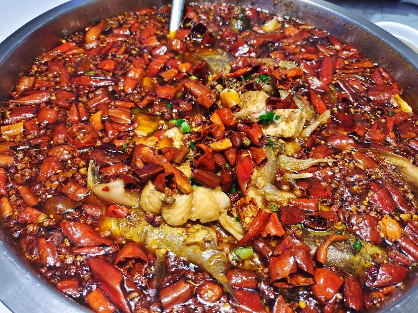 汉中必吃鱼店～银河鱼庄 店名:银河鱼庄 位置:莲湖路 之前老感觉是