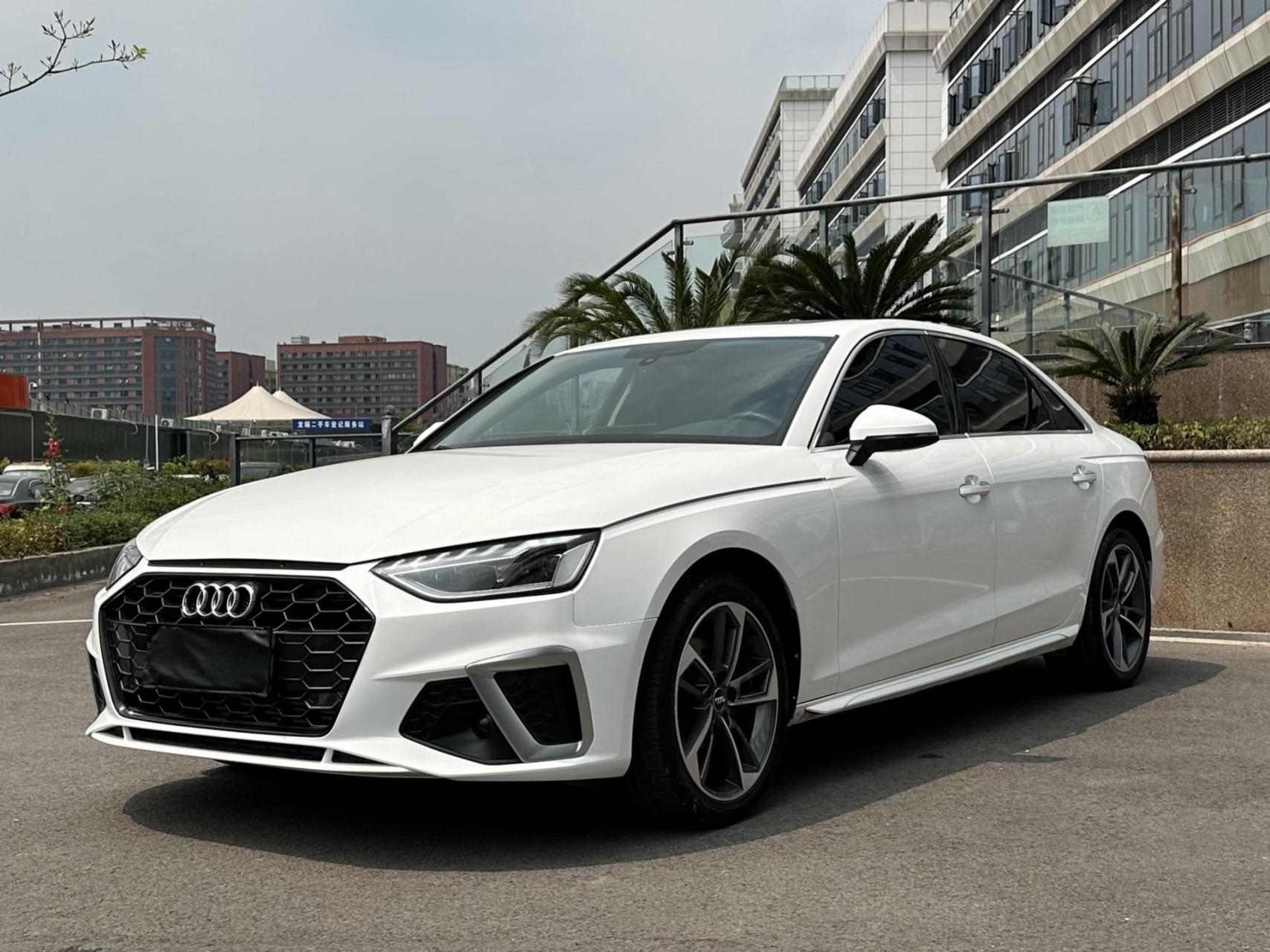 2020款奥迪a4l 全款16.8万.