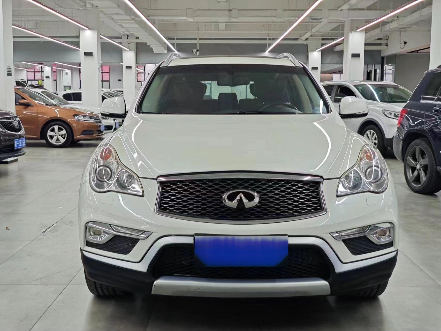 8万公里15年10月 英菲尼迪 qx50 沃德十佳vq25 v6动力 一手实表8万