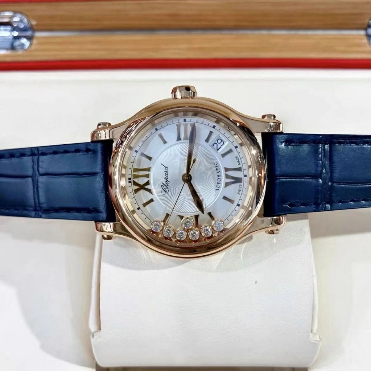 萧邦快乐钻 快乐7钻女表274808,表径36mm,18k玫瑰金材质,自动机械