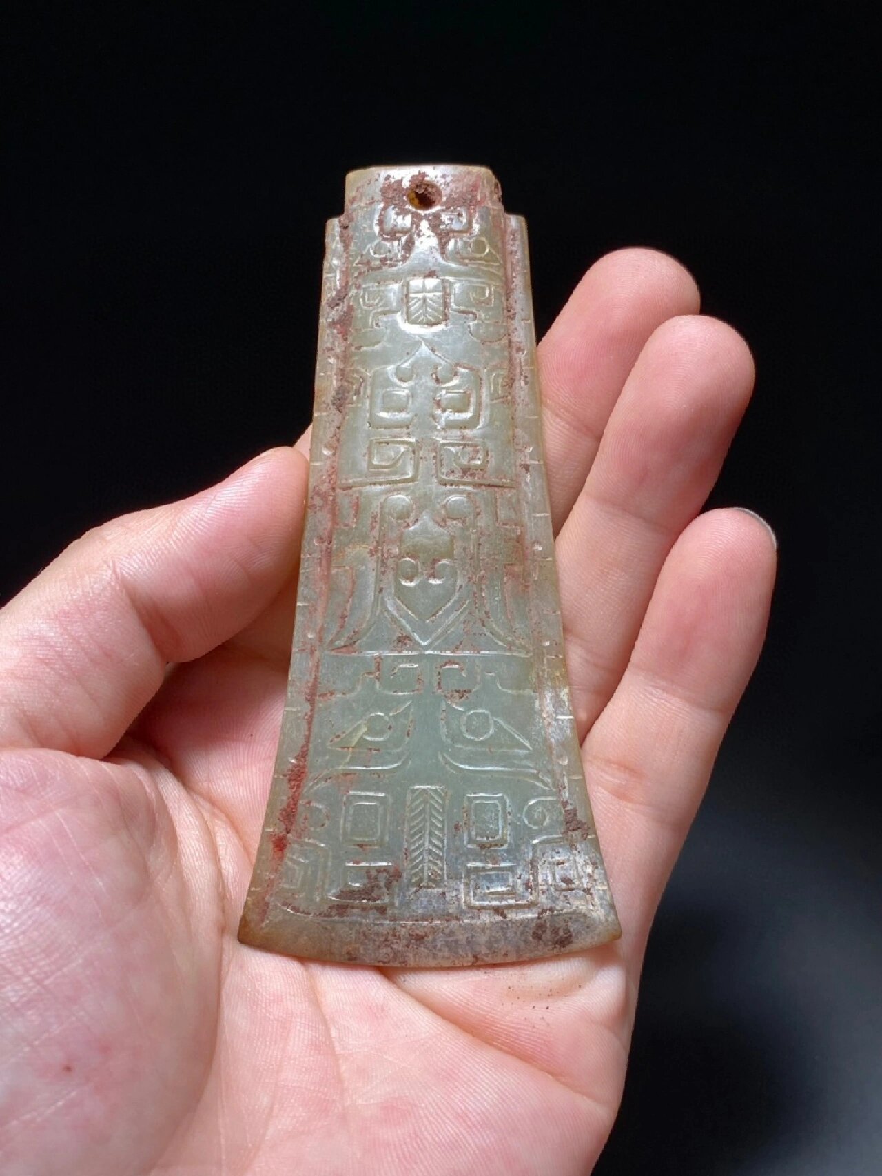 商 和田玉籽料 兽面饕餮纹 玉钺