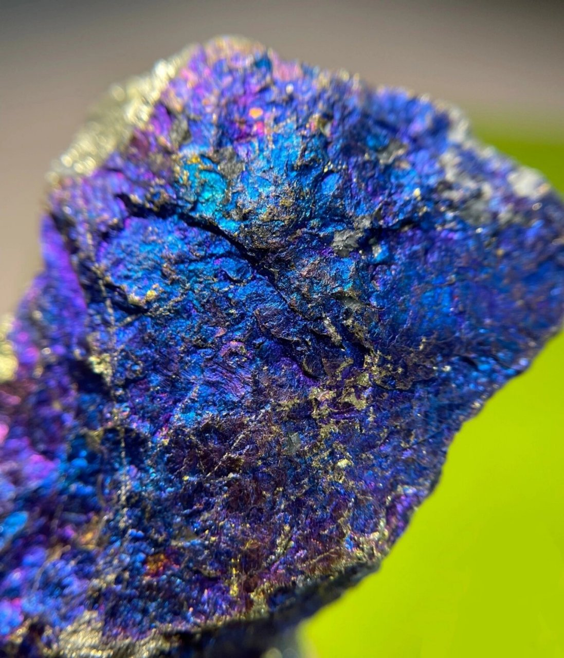 斑铜矿 斑铜矿(bornite) 67化学式cu5fes4,cu 63.33%,fe 12%,s 25.