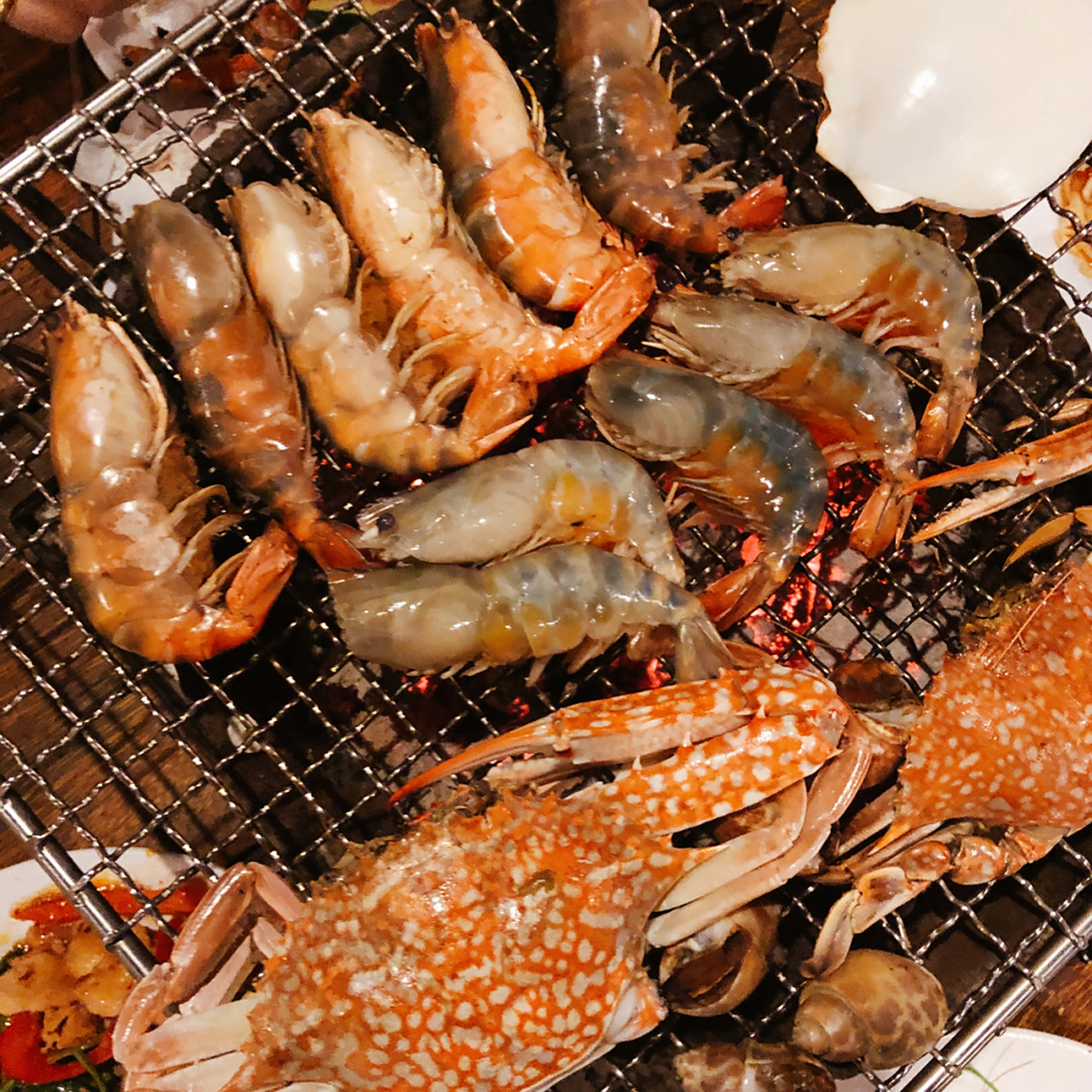 泰国网红海鲜02自助 90元不到吃到撑amporn seafood buffet 做了