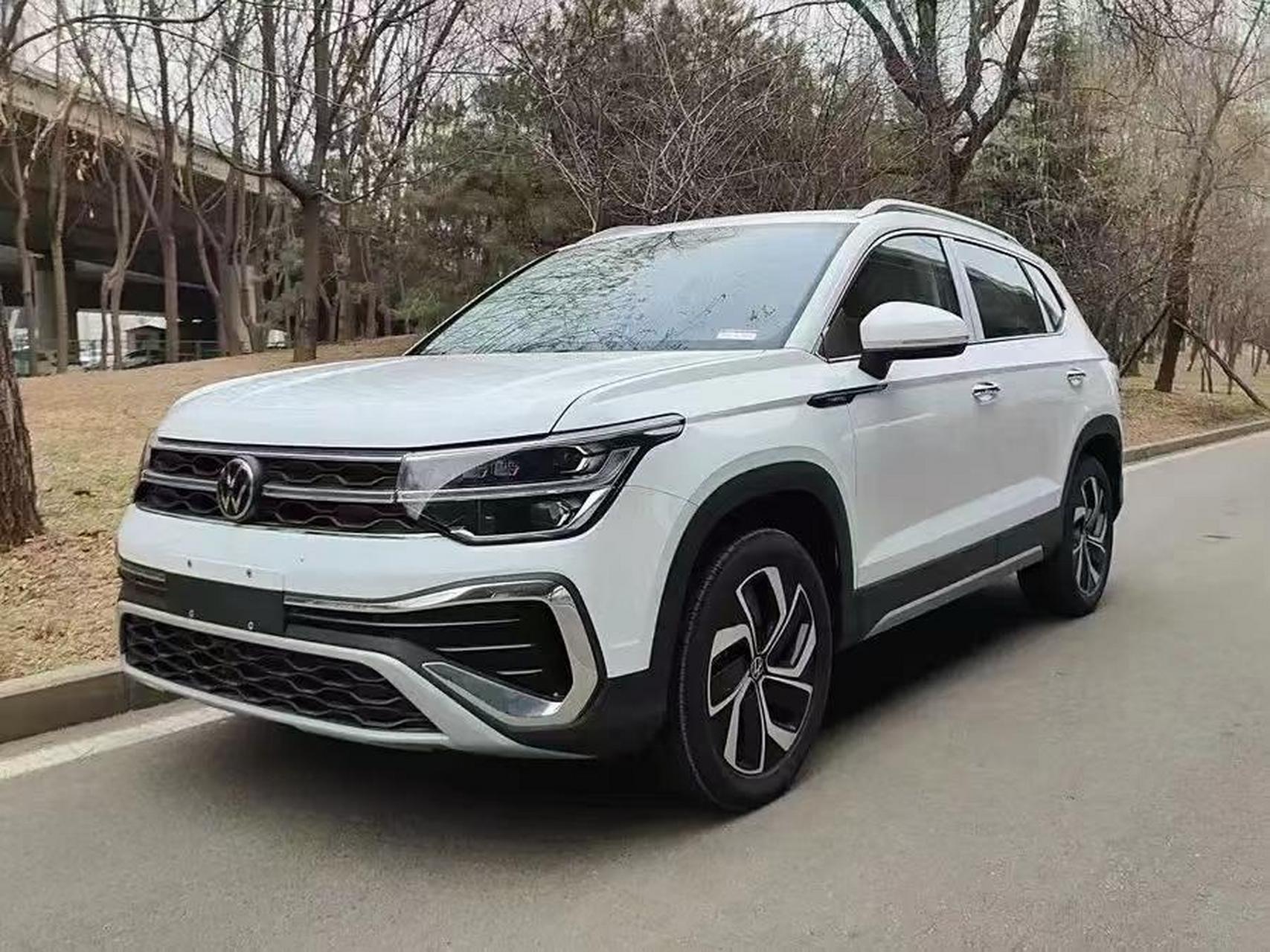 全新大众途岳 2023款 300tsi 两驱满月版 1.