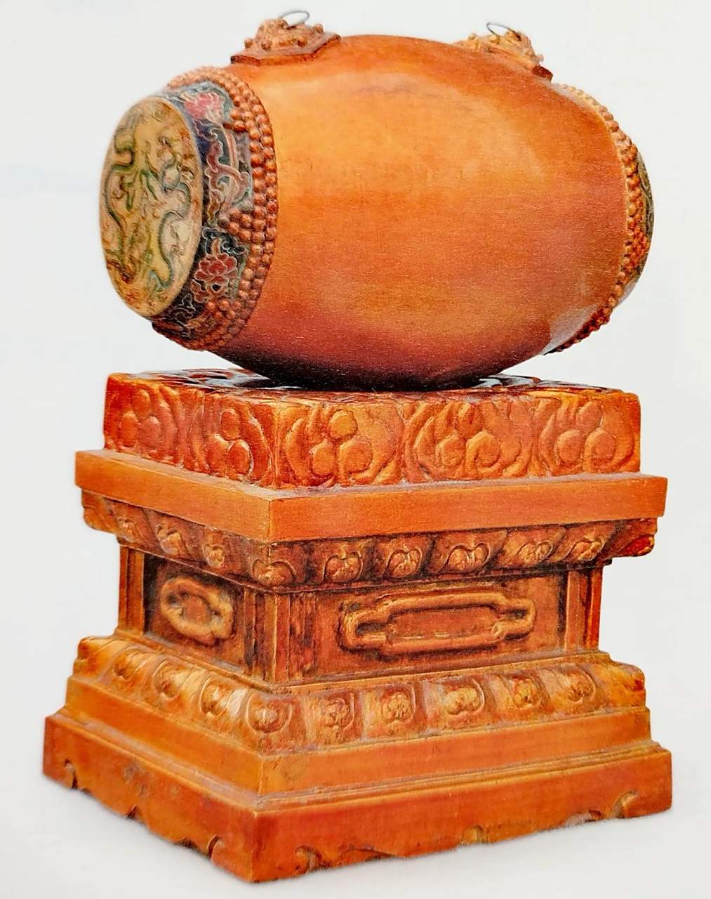 文物欣赏: 清 金漆彩画云龙纹搏拊  搏拊是鼓的一种,雅乐击节乐器之一