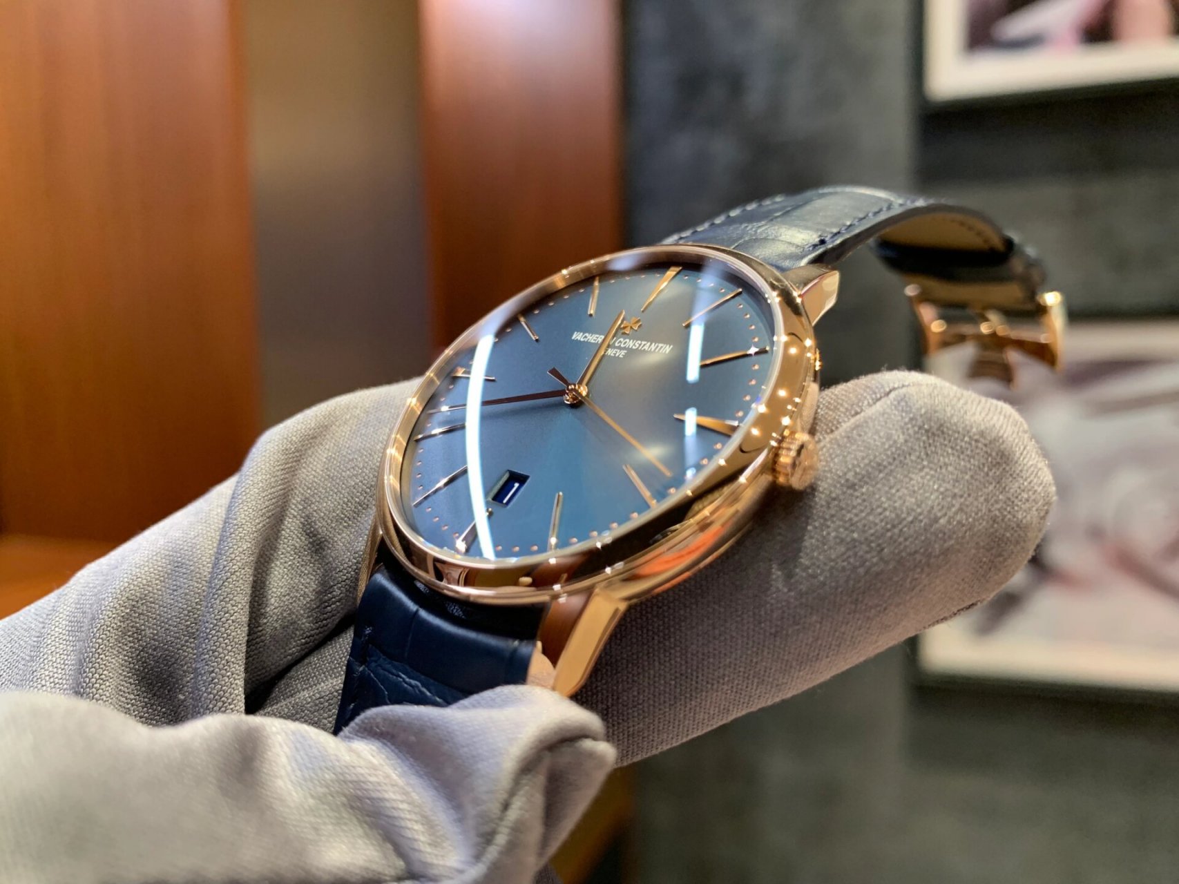 江诗丹顿|传承85180蓝盘 型号:85180/000r-b515 表径:40mm 表壳与表扣