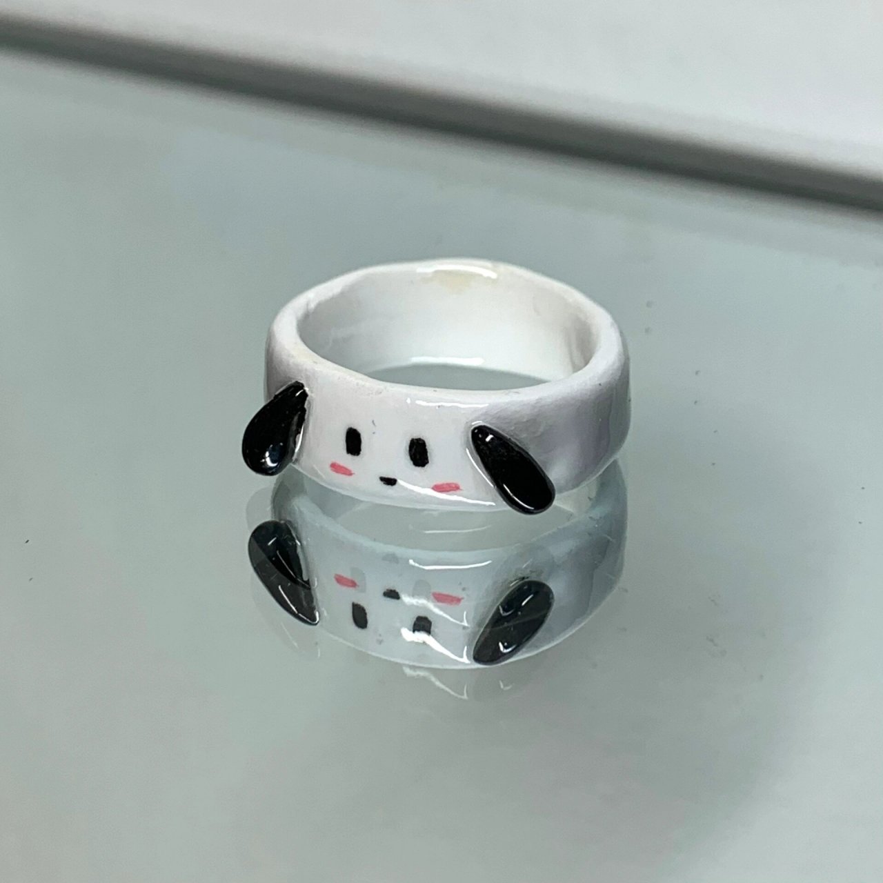 带着自己捏的小戒指95出门啦～ 分享几个制作方法很简单的粘土戒指