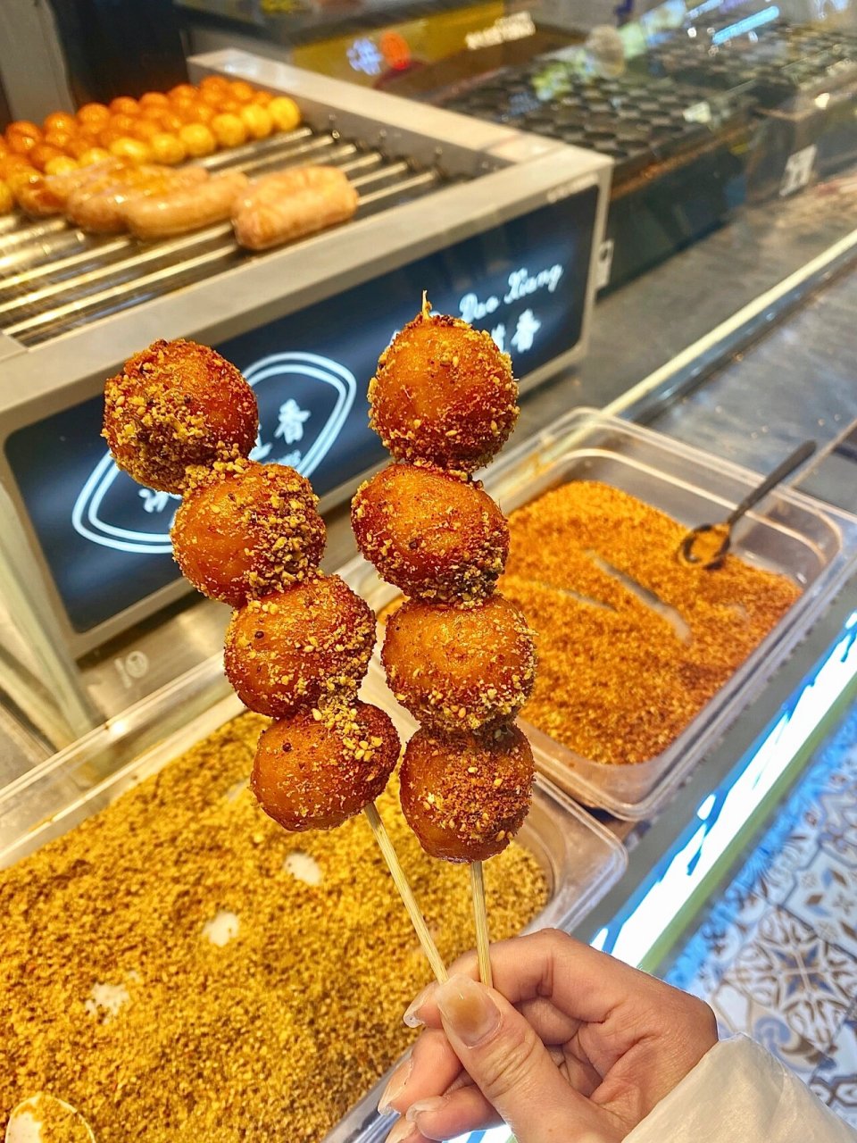 合肥美食95咬着嘎吱响的脆骨烧6015还会爆汁 随手买的脆骨烧